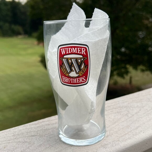 Widmer Bros Brothers Brewery Brewing Beer Portland Oregon Tulip Pint Glass 16 oz - Picture 1 of 2